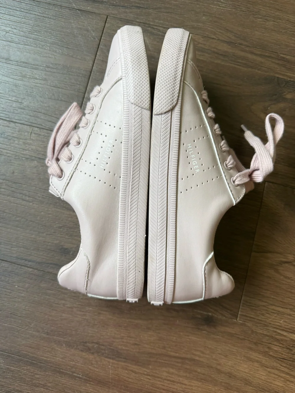 Tommy Hilfiger Women's Low Top Lace Up Sneakers Pink Minimalist Court Style 7.5